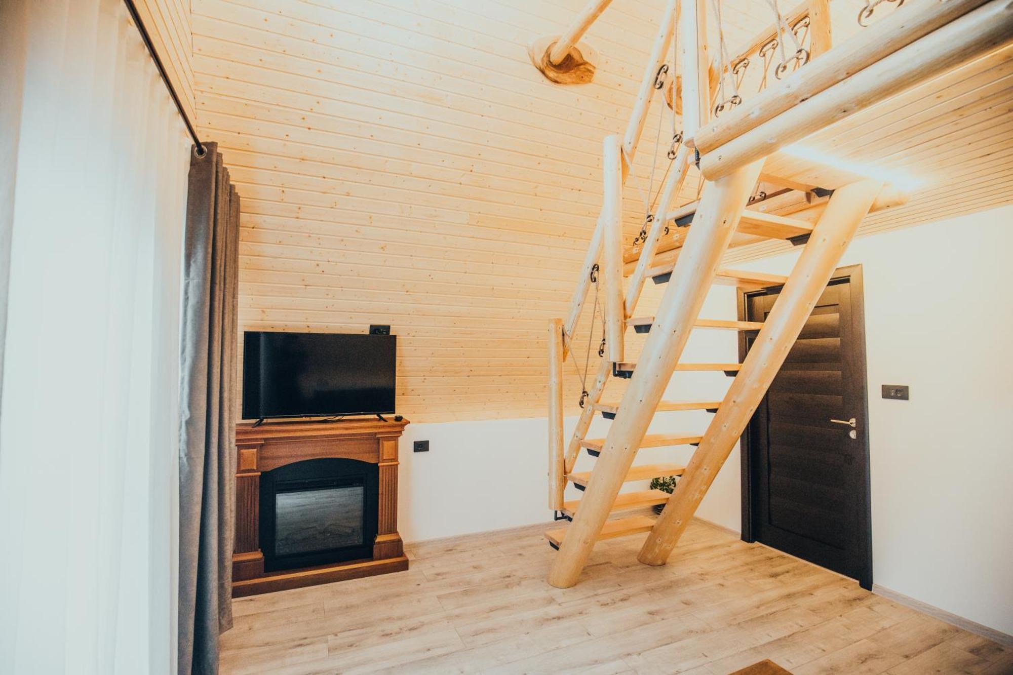 Pensiunea Casa Iulia A-Frame Martinie 외부 사진