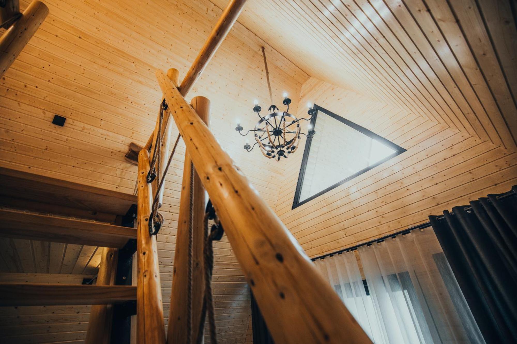 Pensiunea Casa Iulia A-Frame Martinie 외부 사진